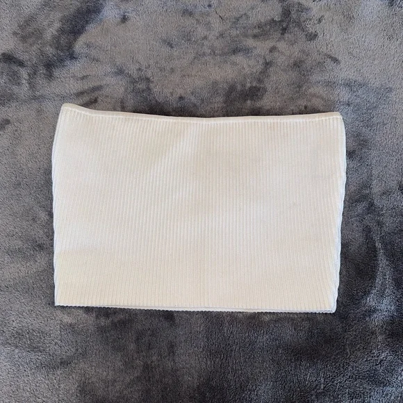 White Sculpt Knit Cropped Tube - Babaton - Picture 5 of 5